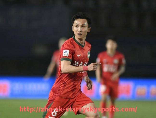 星空体育-世俱杯一人多位置球员的战术价值与多功能性分析